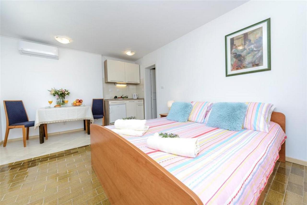 Guest House Rooms Rose Molunat Εξωτερικό φωτογραφία